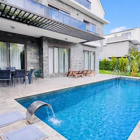 Maris Villa *